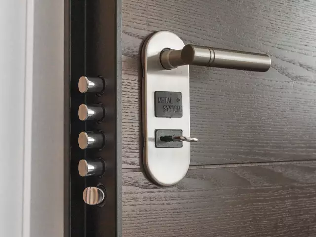 A secure lock and handle on a front door
